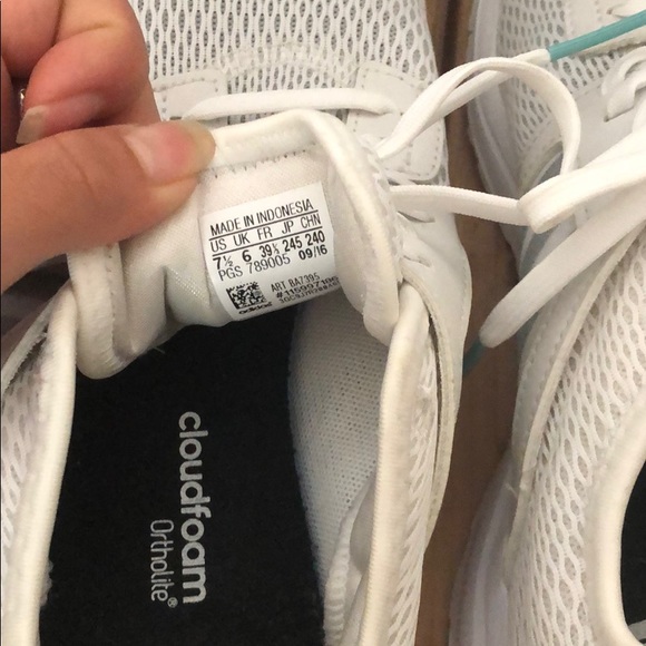 Adidas running shoes - Picture 4 of 4